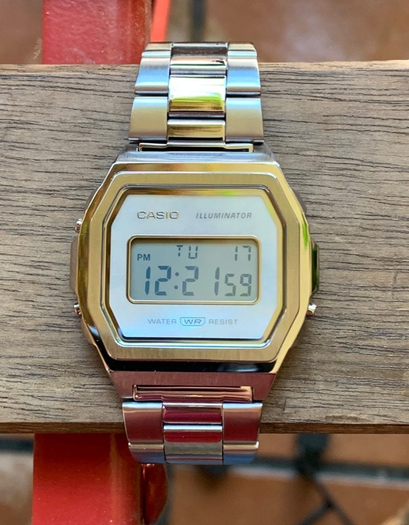 Casio A1000: el reloj Casio vintage completamente de acero