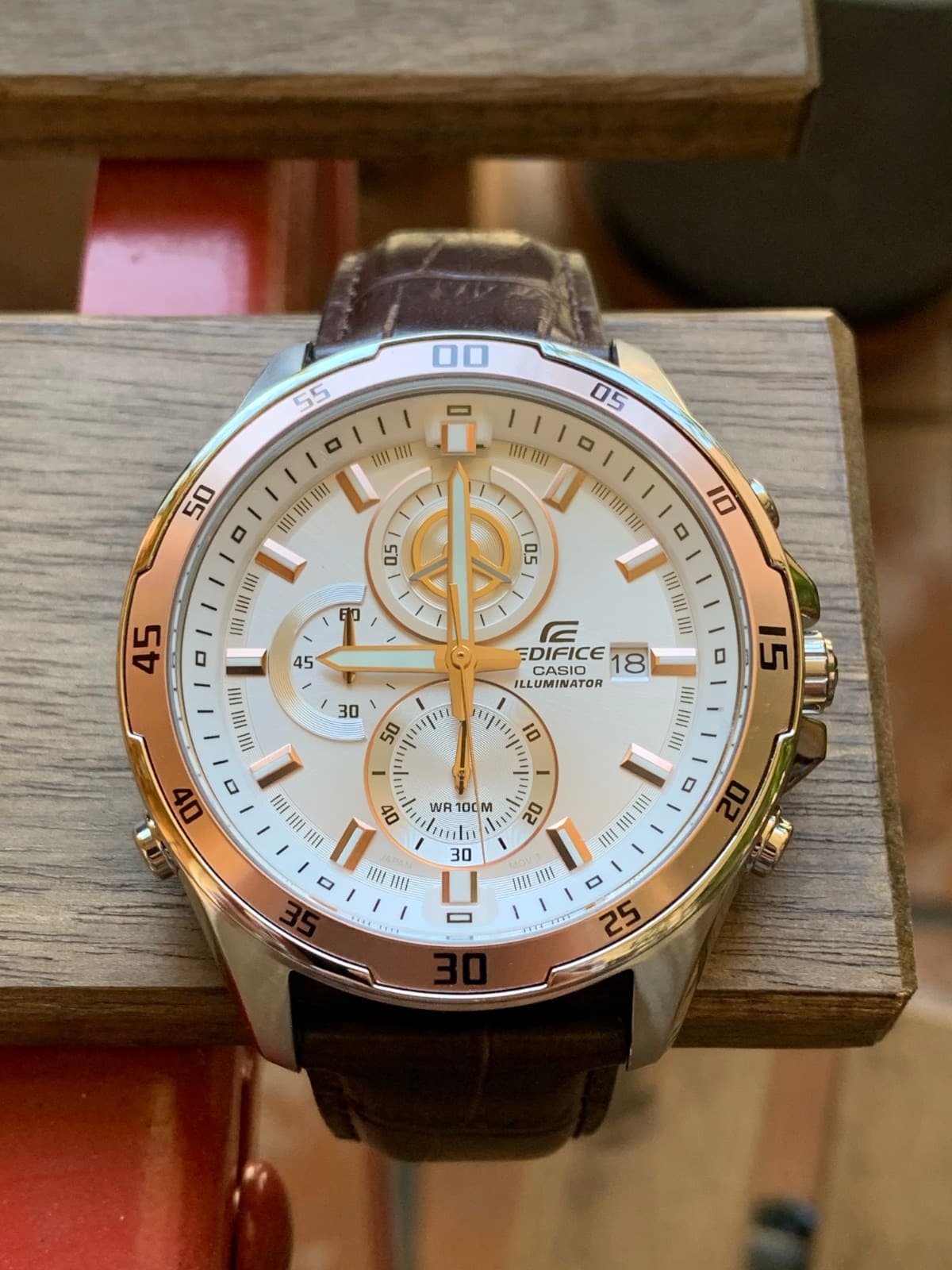 Casio EDIFICE EFR-547L-7AVUEF - esfera