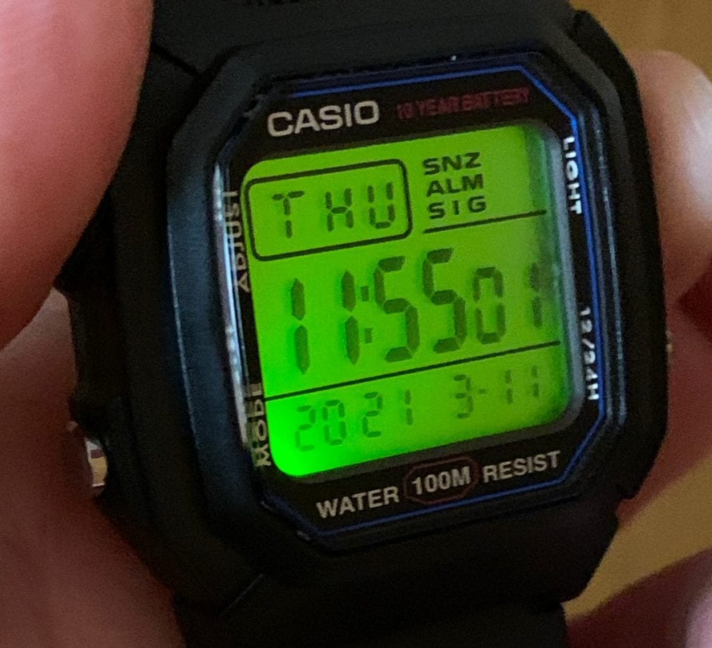 Casio W-800H: luz LED
