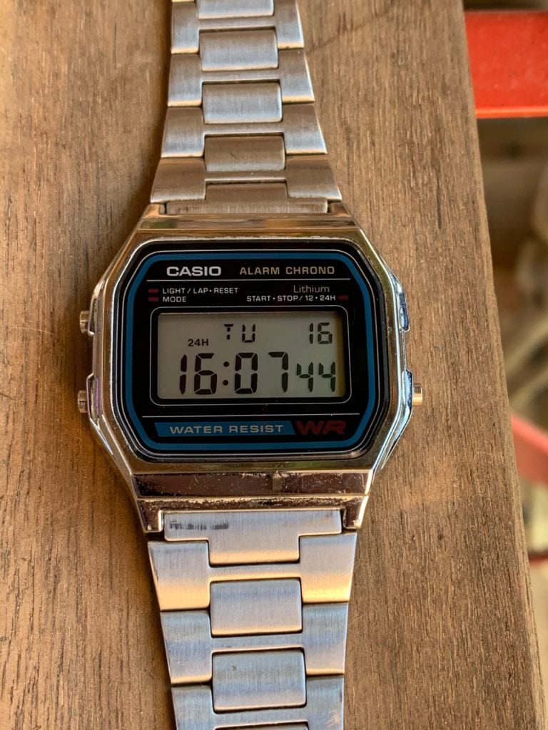 Casio A158W: el Casio plateado que estabas buscando
