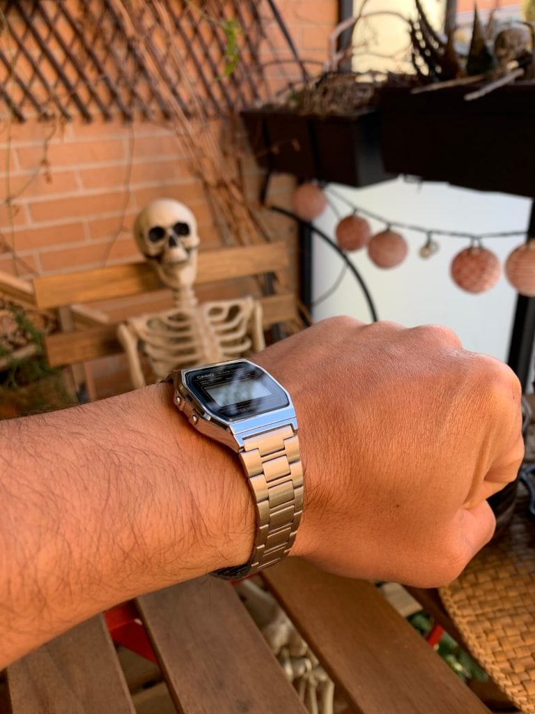 Casio A158W: pulsera y como queda en la muñeca