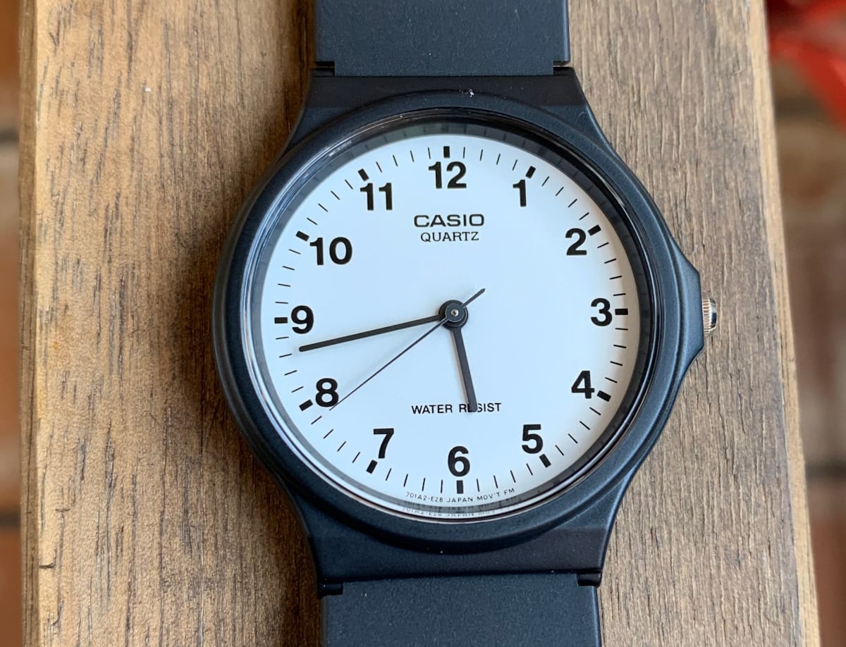 Casio MQ-24-7BLL: el reloj analógico de Casio más barato 