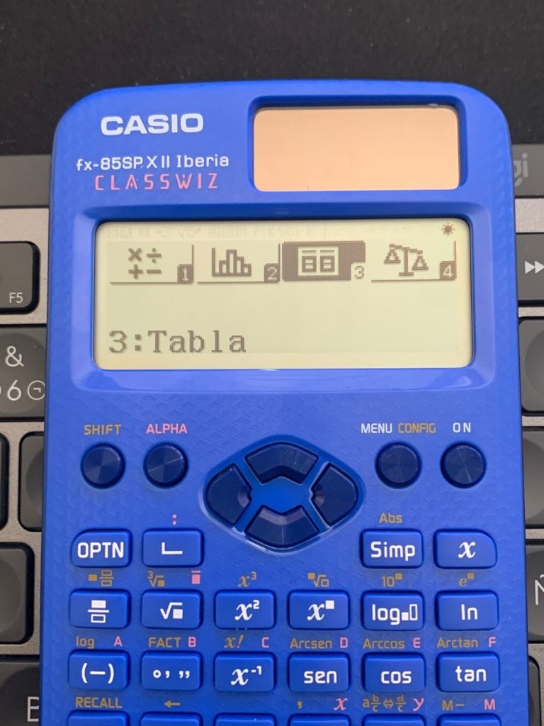 Funciones y uso de ambas calculadoras científicas: Casio fx-82 y fx-85 SP X II Iberia