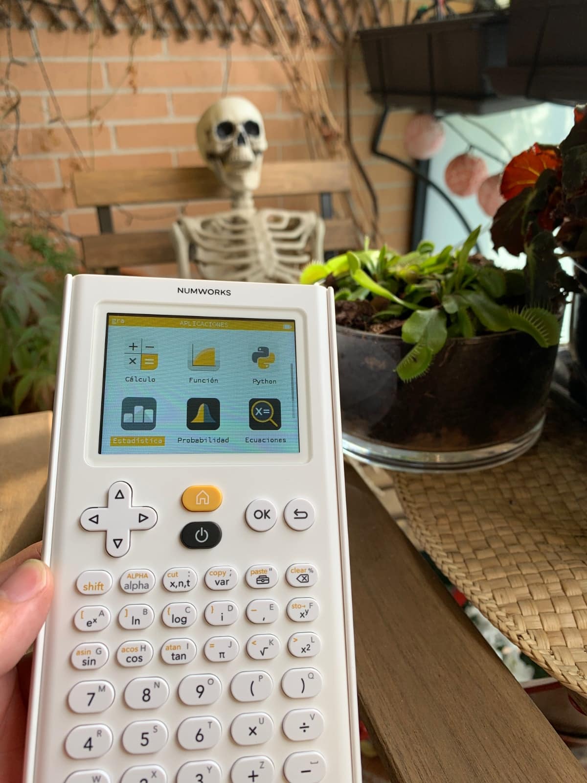 ¿Merece la pena comprar la Calculadora Gráfica NumWorks?