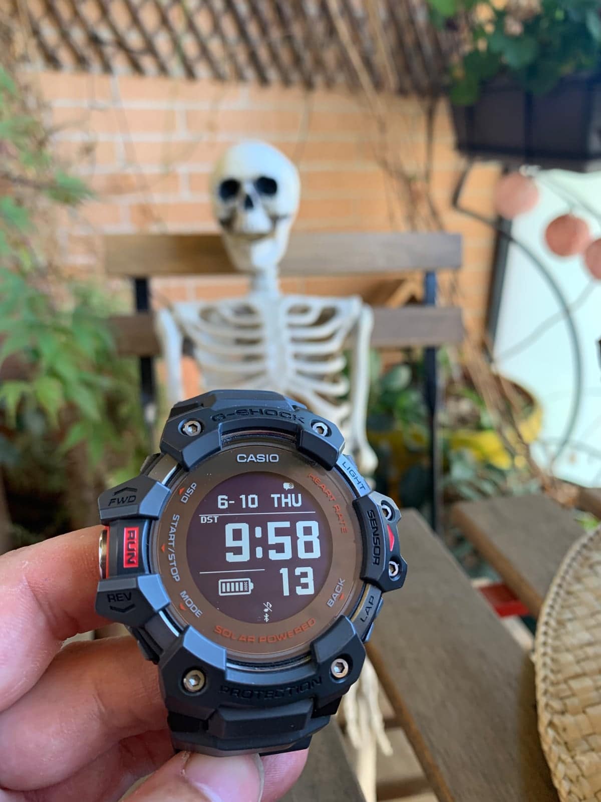garmin instinct vs casio gbd h1000