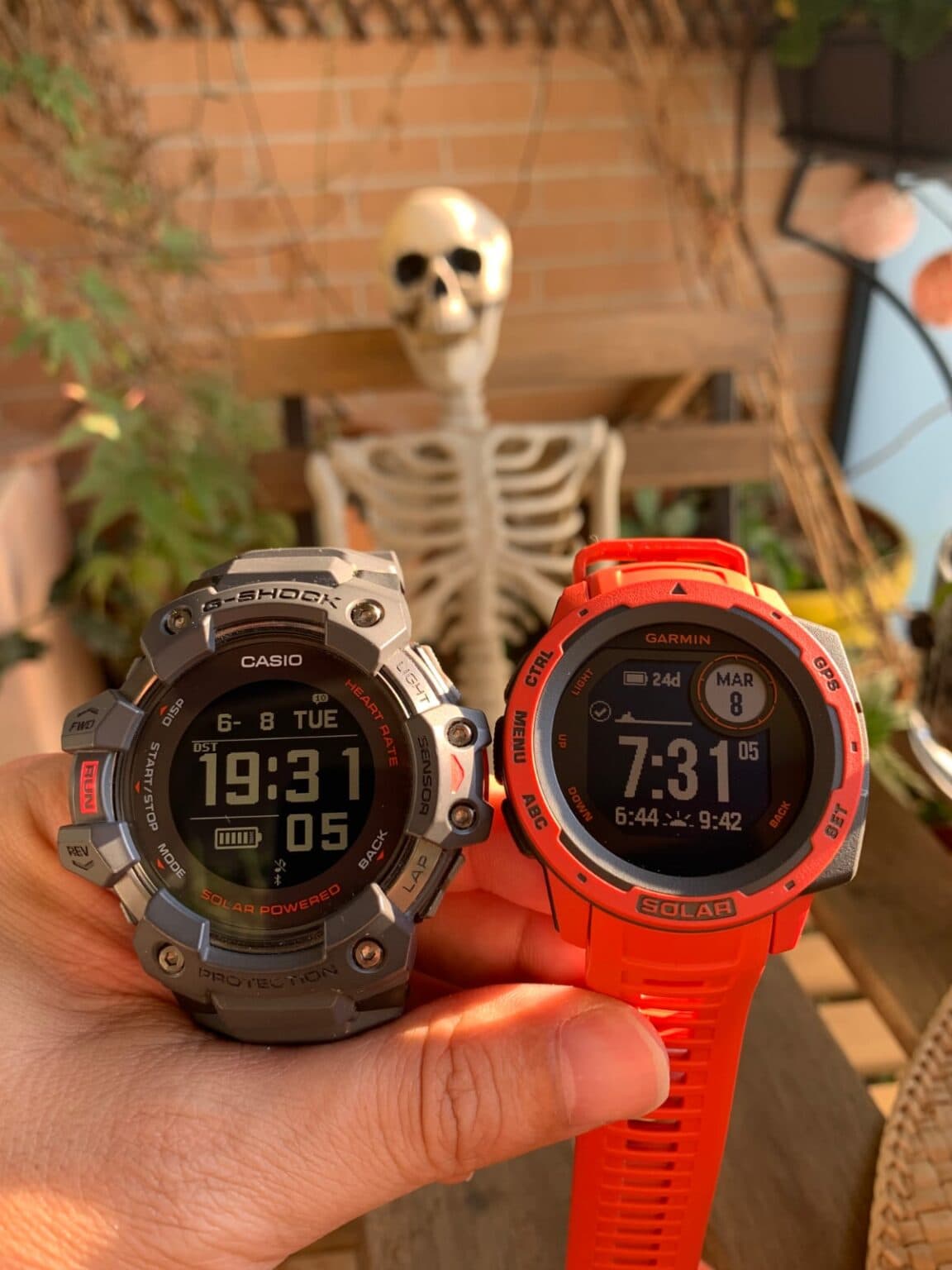 garmin instinct vs casio protrek