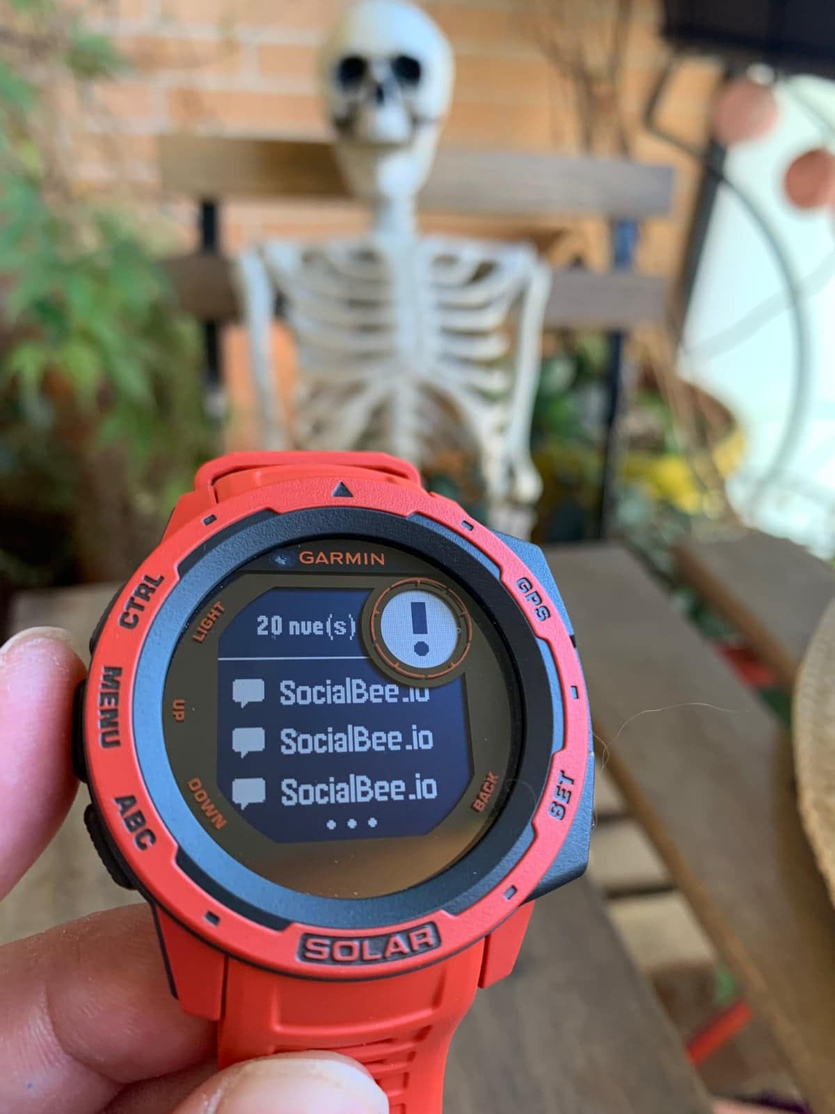 g shock gbd h1000 vs garmin instinct solar