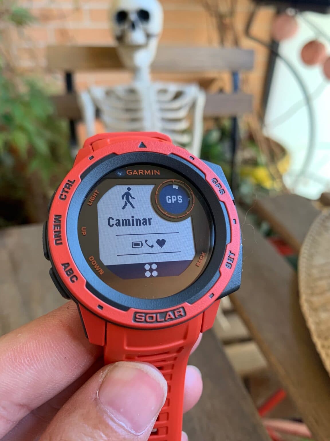 g shock gbd h1000 vs garmin instinct solar