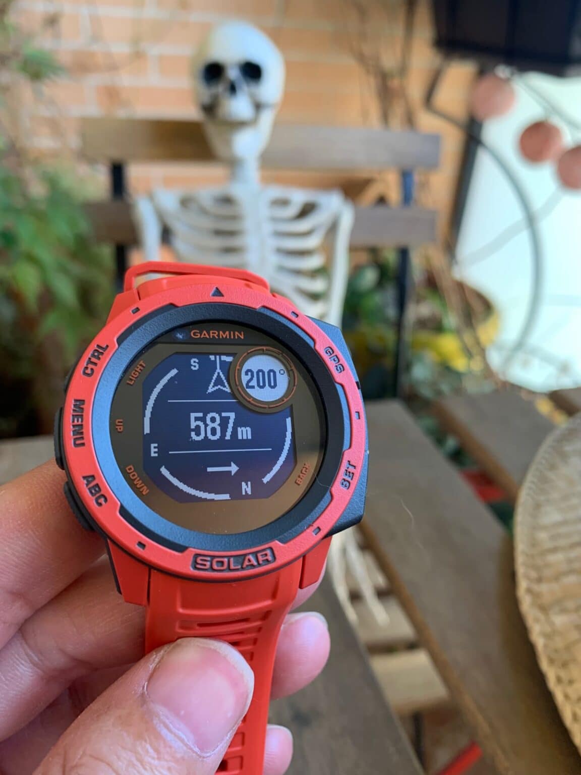 g shock gbd h1000 vs garmin instinct solar