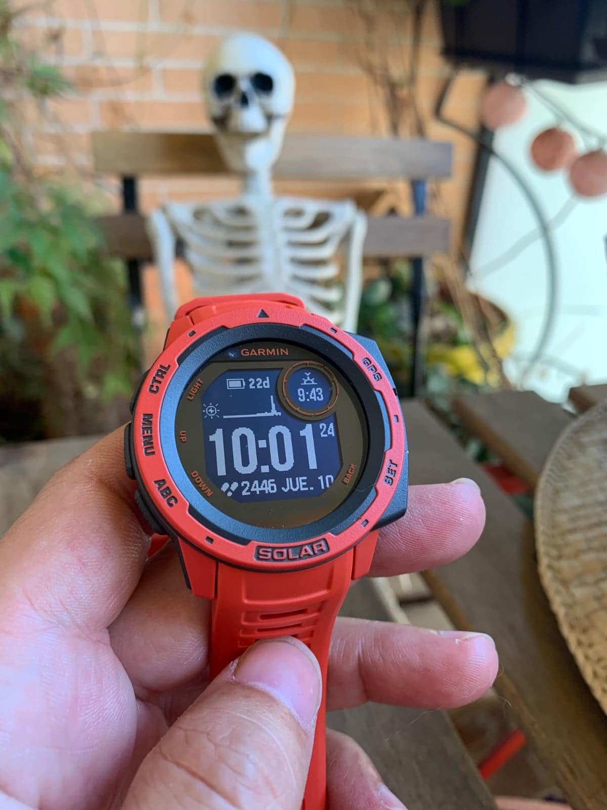 garmin instinct vs casio gbd h1000
