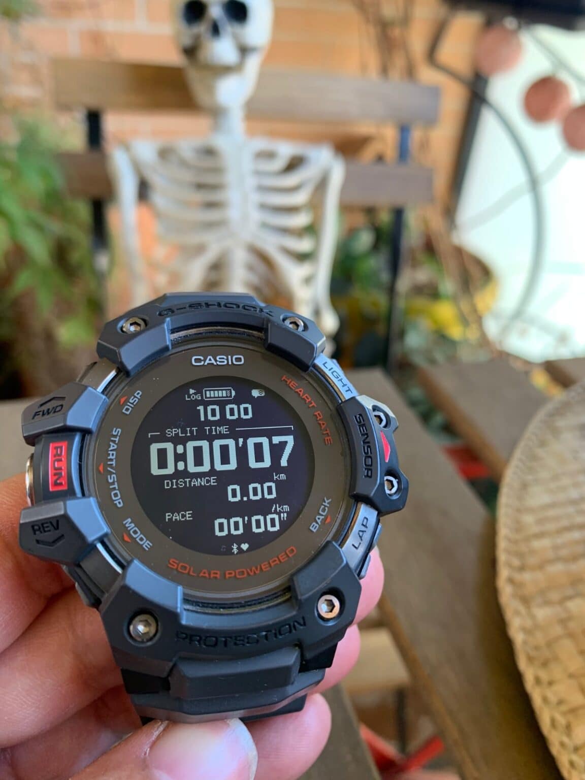 g shock gbd h1000 vs garmin instinct solar