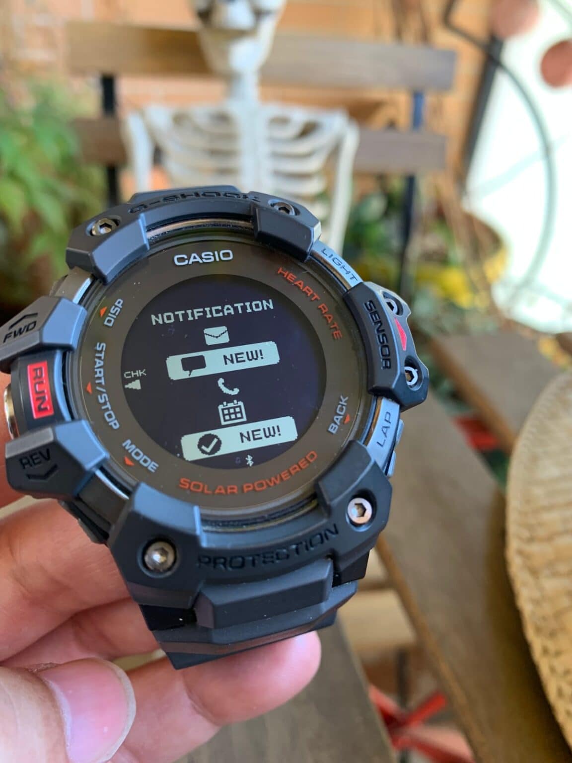 g shock gbd h1000 vs garmin instinct solar