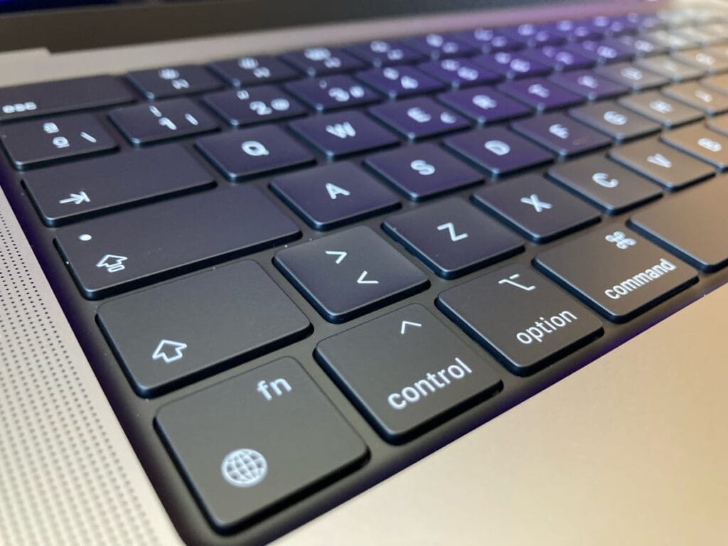 MacBook Pro de 14 pulgadas con Chip M1 Pro de 2021: teclado