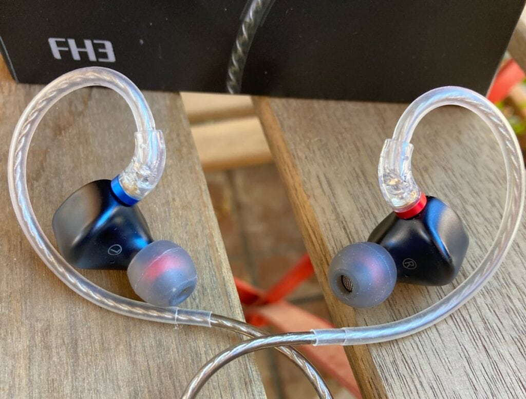 ¿Merece la pena comprar estos auriculares IEM FiiO FH3?