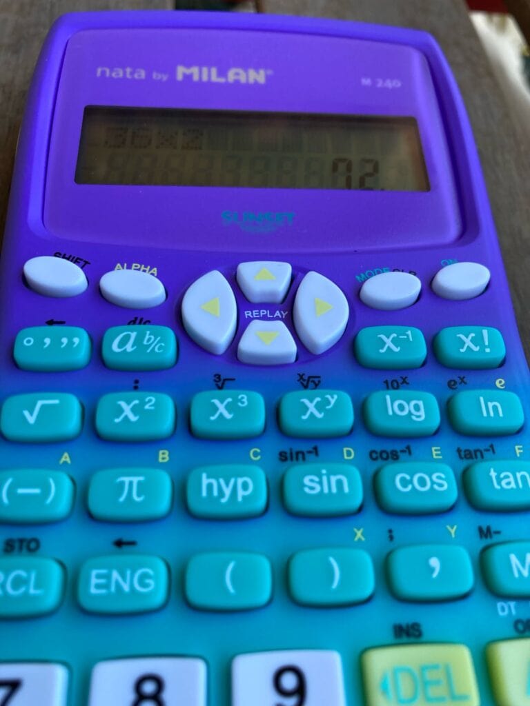 Calculadora científica Milan M240: teclado