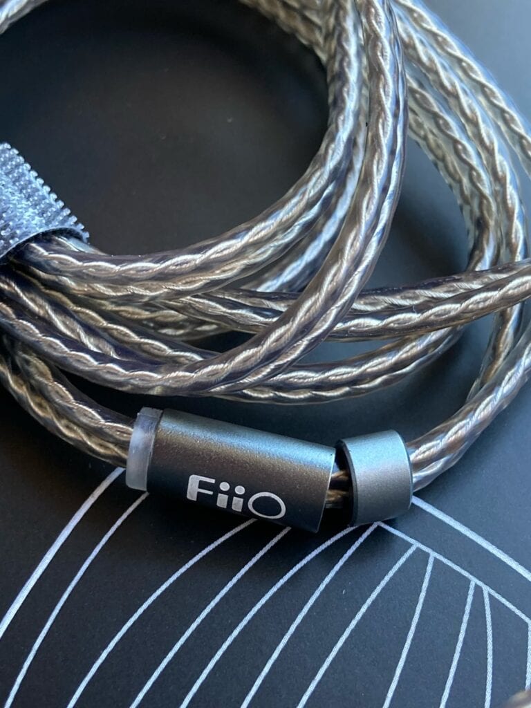FiiO FH5: cable