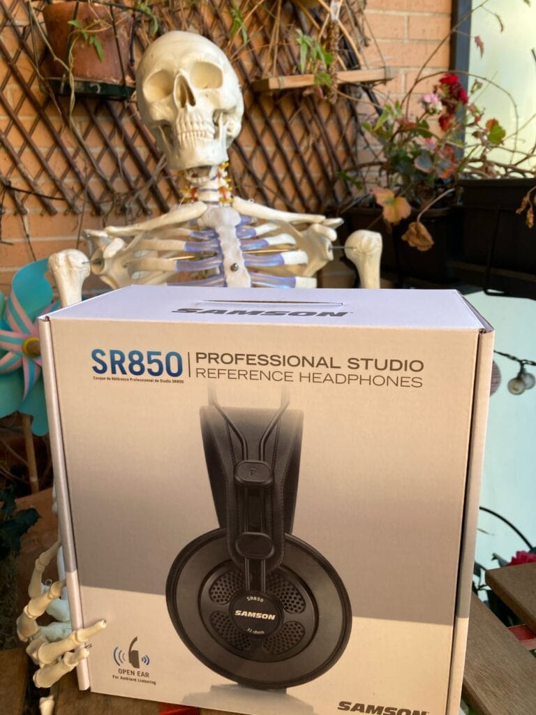 Samson SR850: auriculares de estudio over-ear semiabiertos realmente baratos