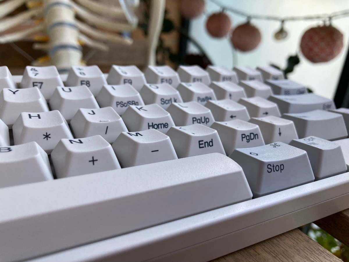 HHKB Hybrid Type-S con switches Topre: teclas PBT