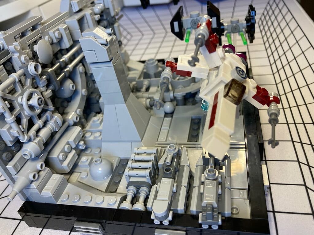 LEGO Diorama de Star Wars: Ataque a la Estrella de la Muerte: completamente montado
