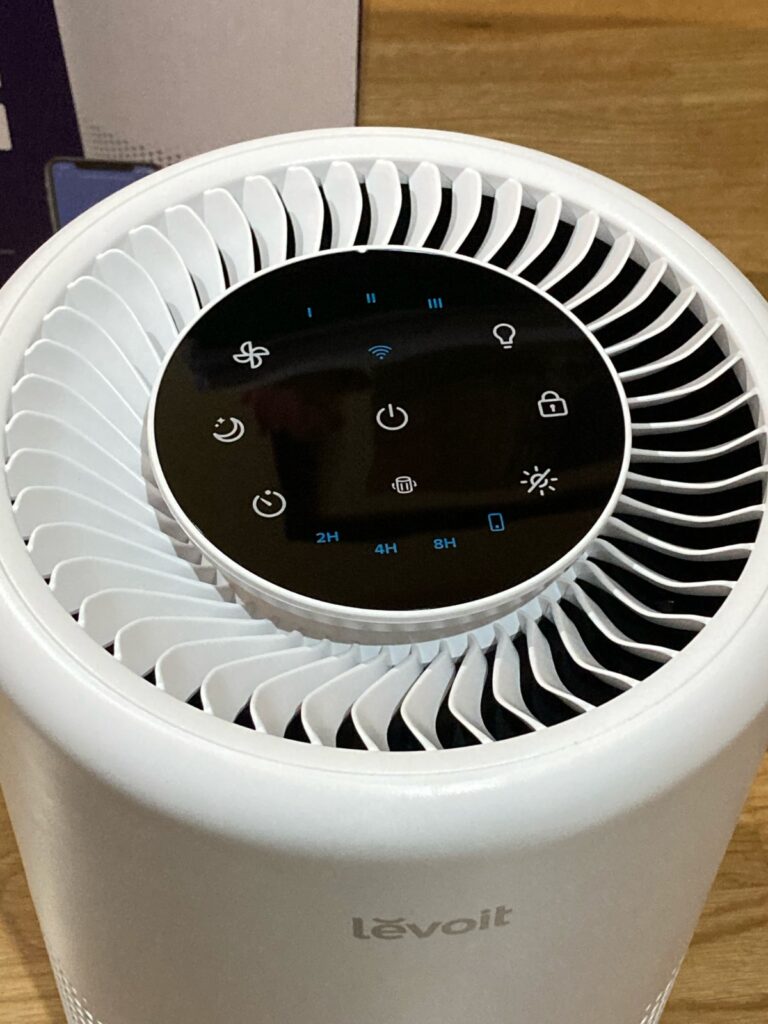 Levoit Core 200S - purificado de aire: panatlla superior
