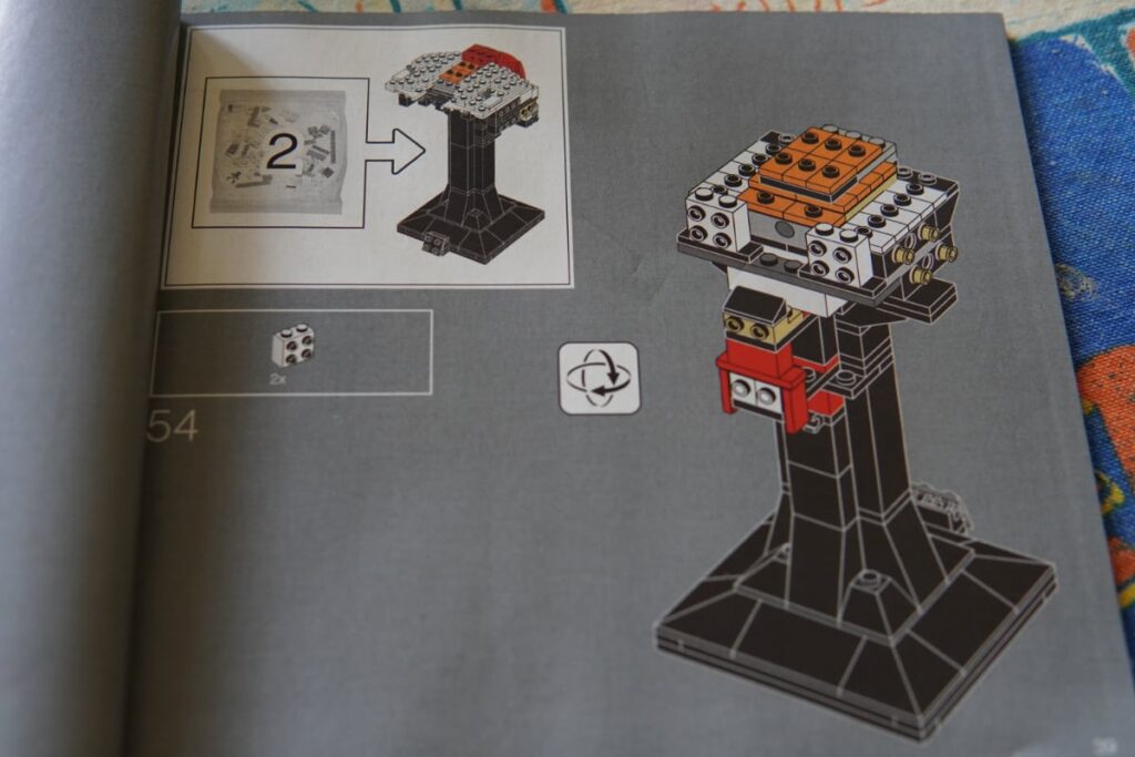 Construcción del LEGO 75327 Star Wars Luke Skywalker, Versión Red Five: segundo paso