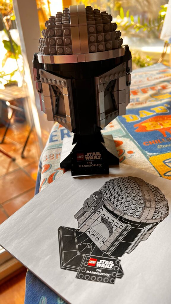 LEGO Star Wars Casco del Mandaloriano - completamente montado