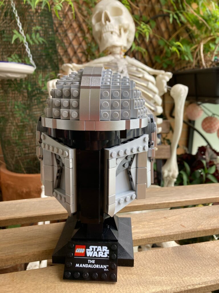 LEGO Star Wars Casco del Mandaloriano - completamente montado