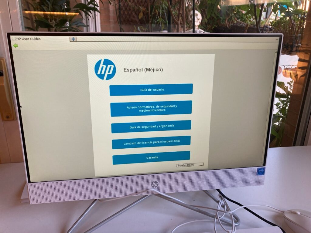 HP All-in-One 22 con sistema operativo FreeDOS