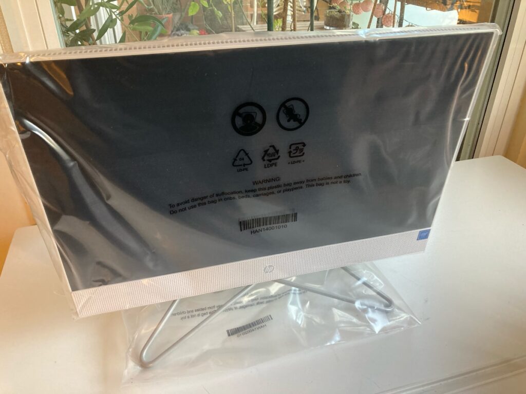 HP All-in-One 22-dd2001 - unboxing