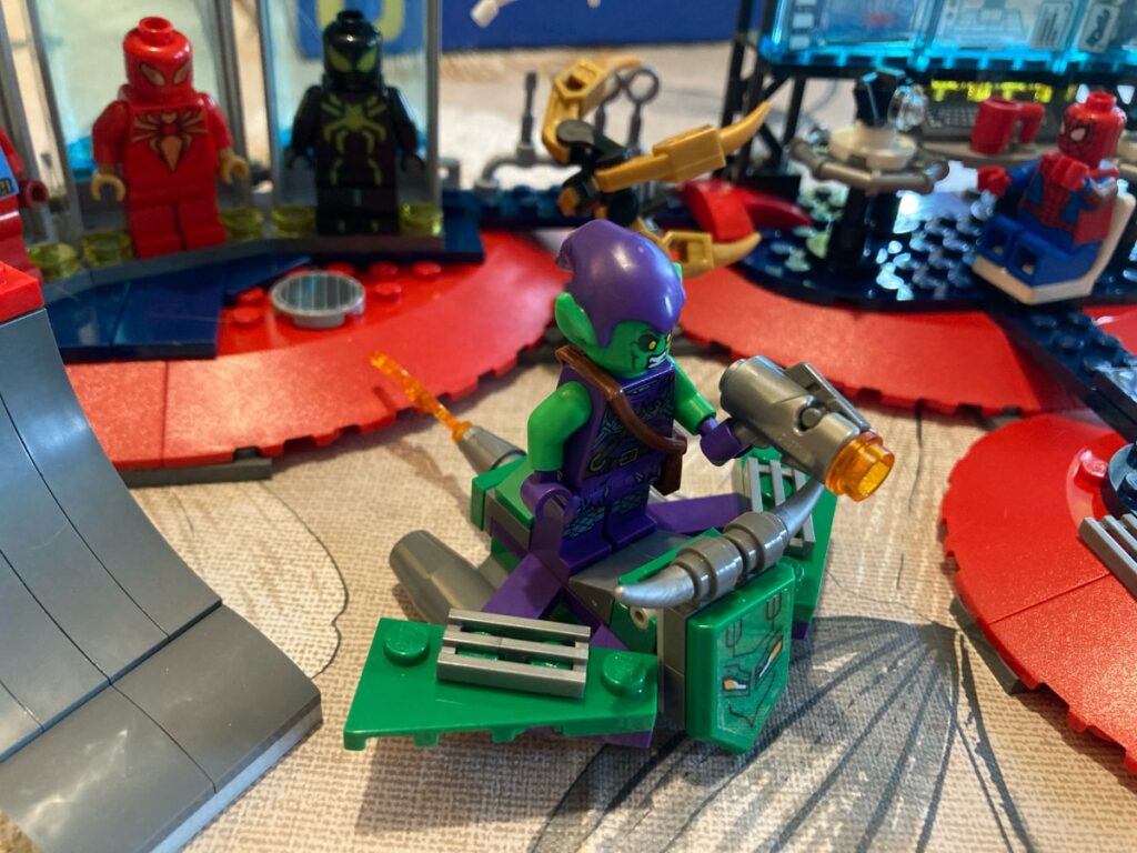 LEGO Marvel Spider-Man 7615 Ataque a la Guarida Arácnida
