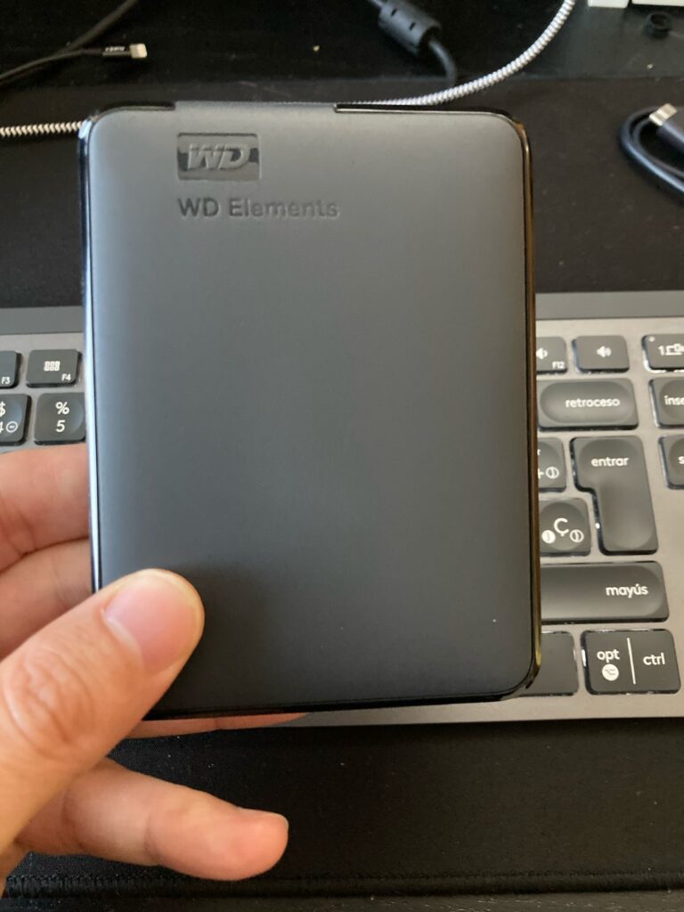 WD Elements Portable External Hard Drive de 2TB (‎WDBU6Y0020BBK-WESN)