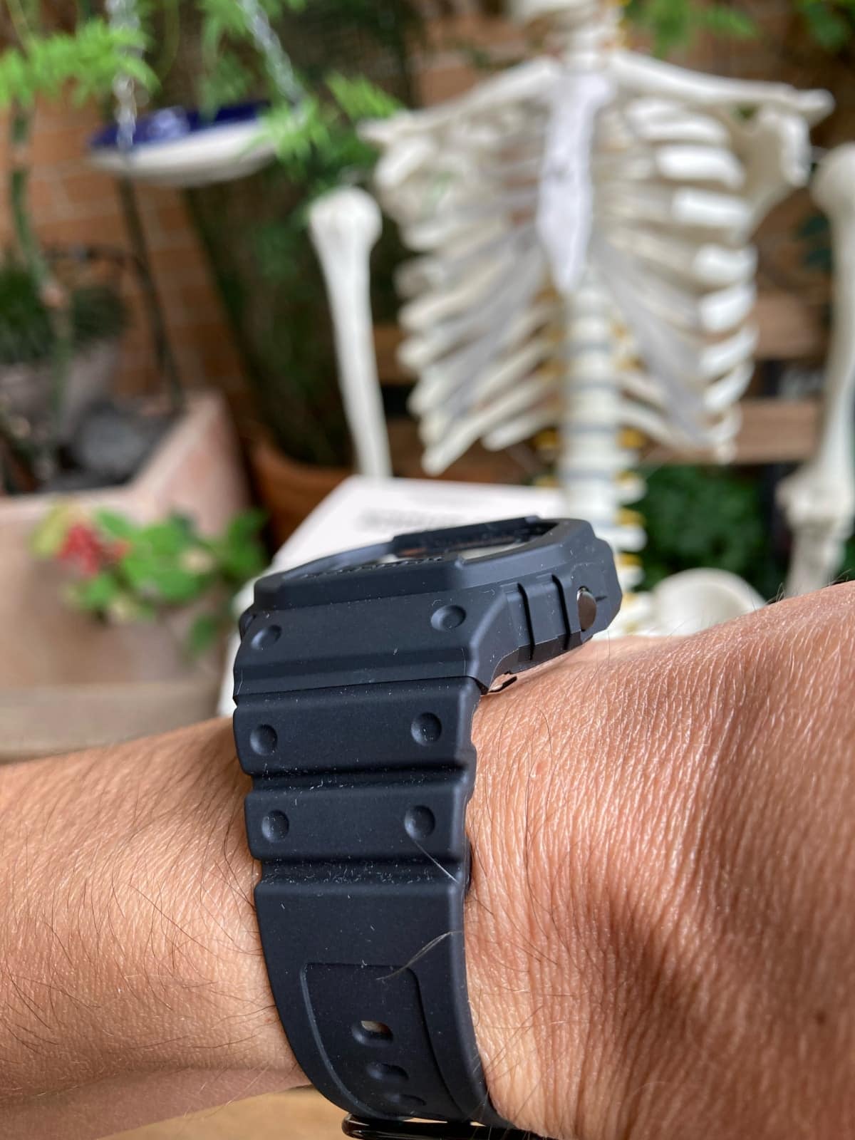 Reloj Casio G-shock DW-H5600: como queda en la muñeca