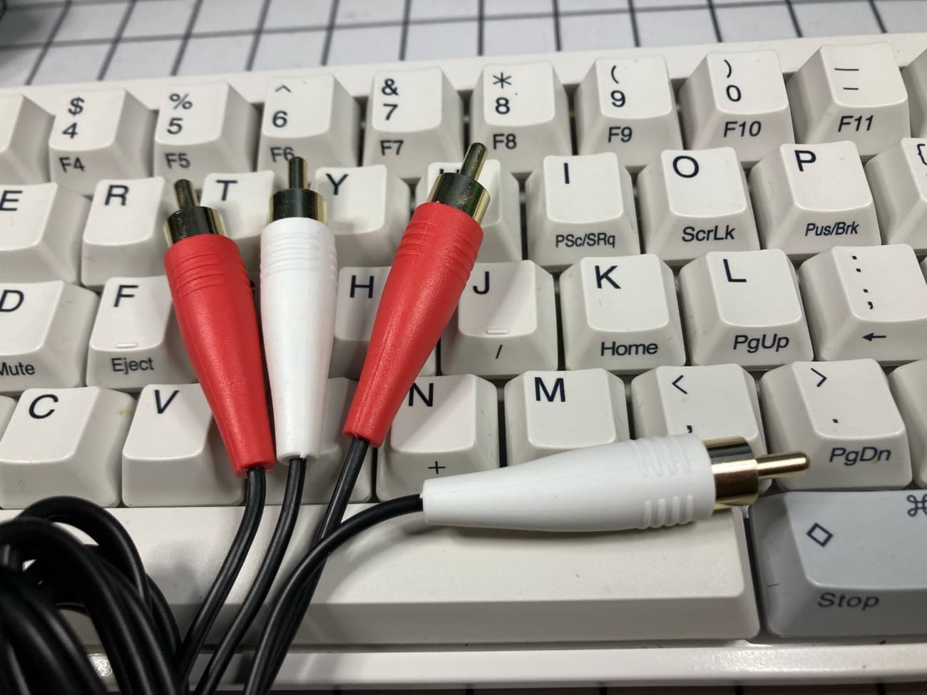 Cable compuesto para TV. No se usa mucho ya.