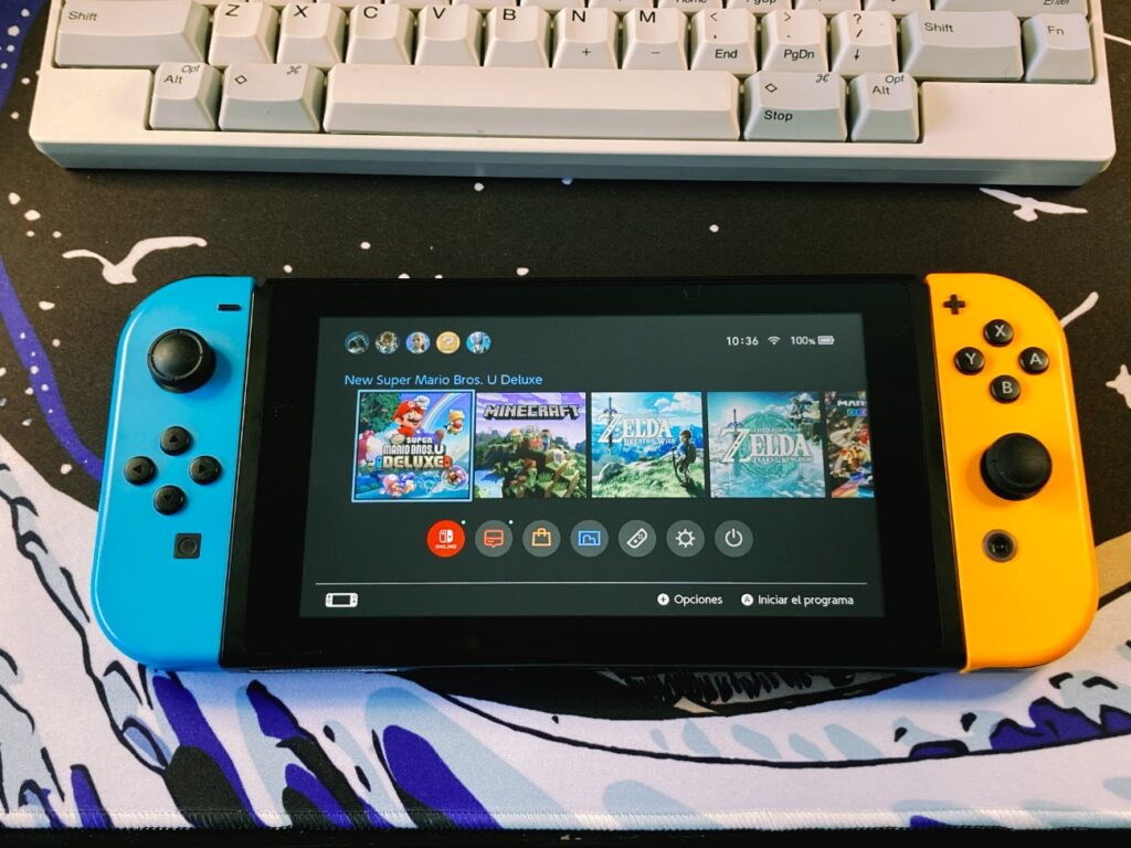 La Nintendo Switch de 2019 en nuestro escritorio. 