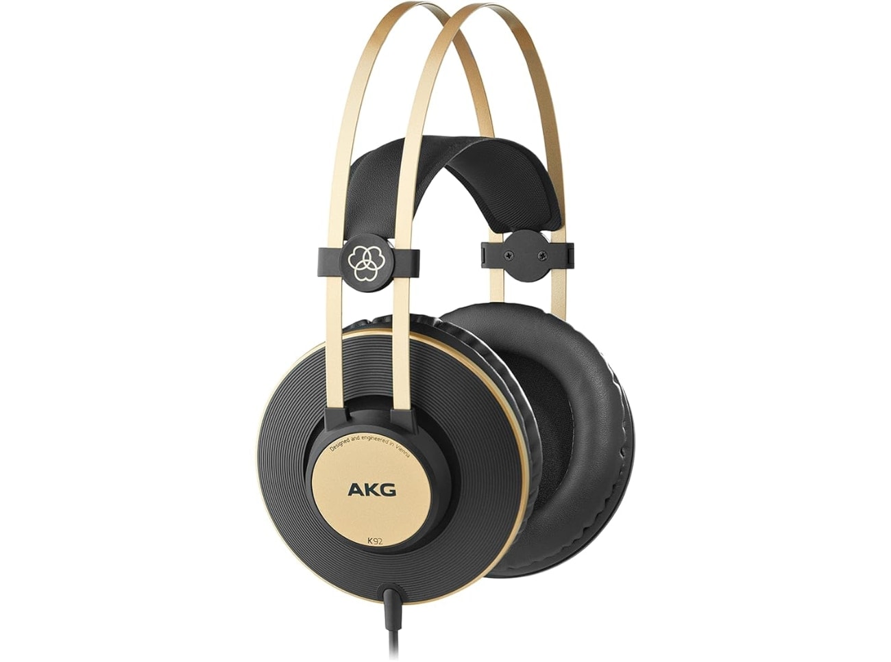 AKG K92: auriculares cerrados con cable de bajo coste