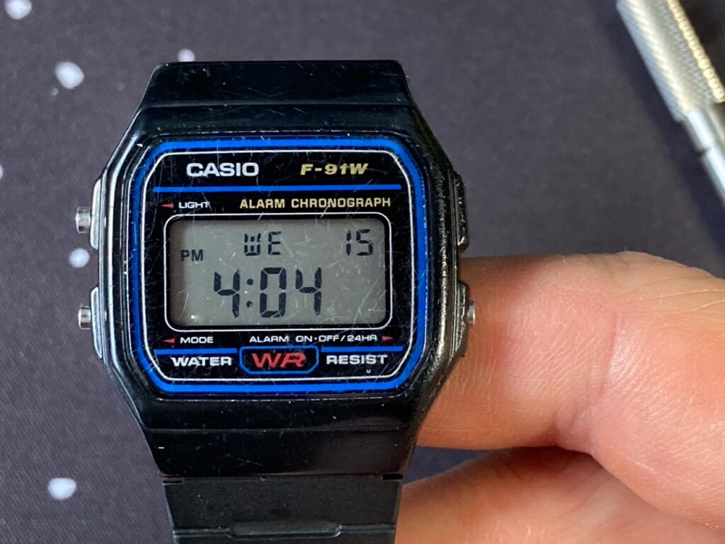 Casio F-91W: el reloj digital más barato e icónico - review y opinión después de unos años de uso. 
