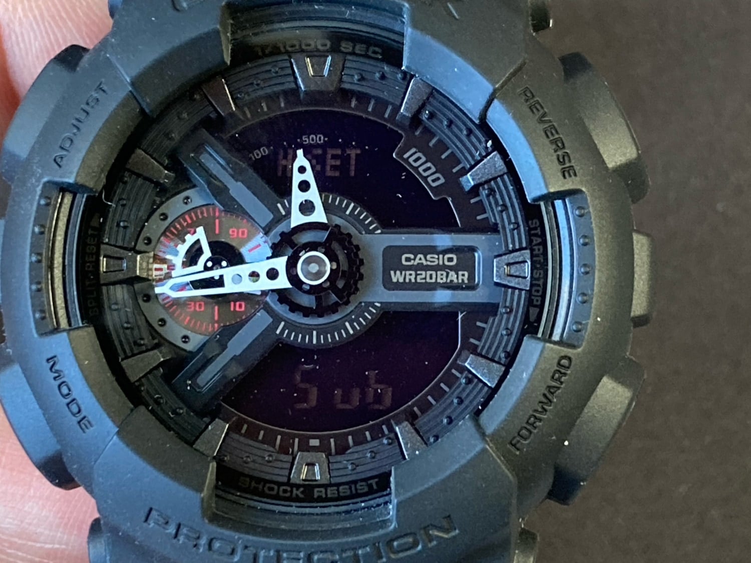 Cómo cambiar la pila del reloj Casio G-Shock GA-110: ponemos el reloj en hora de nuevo. 