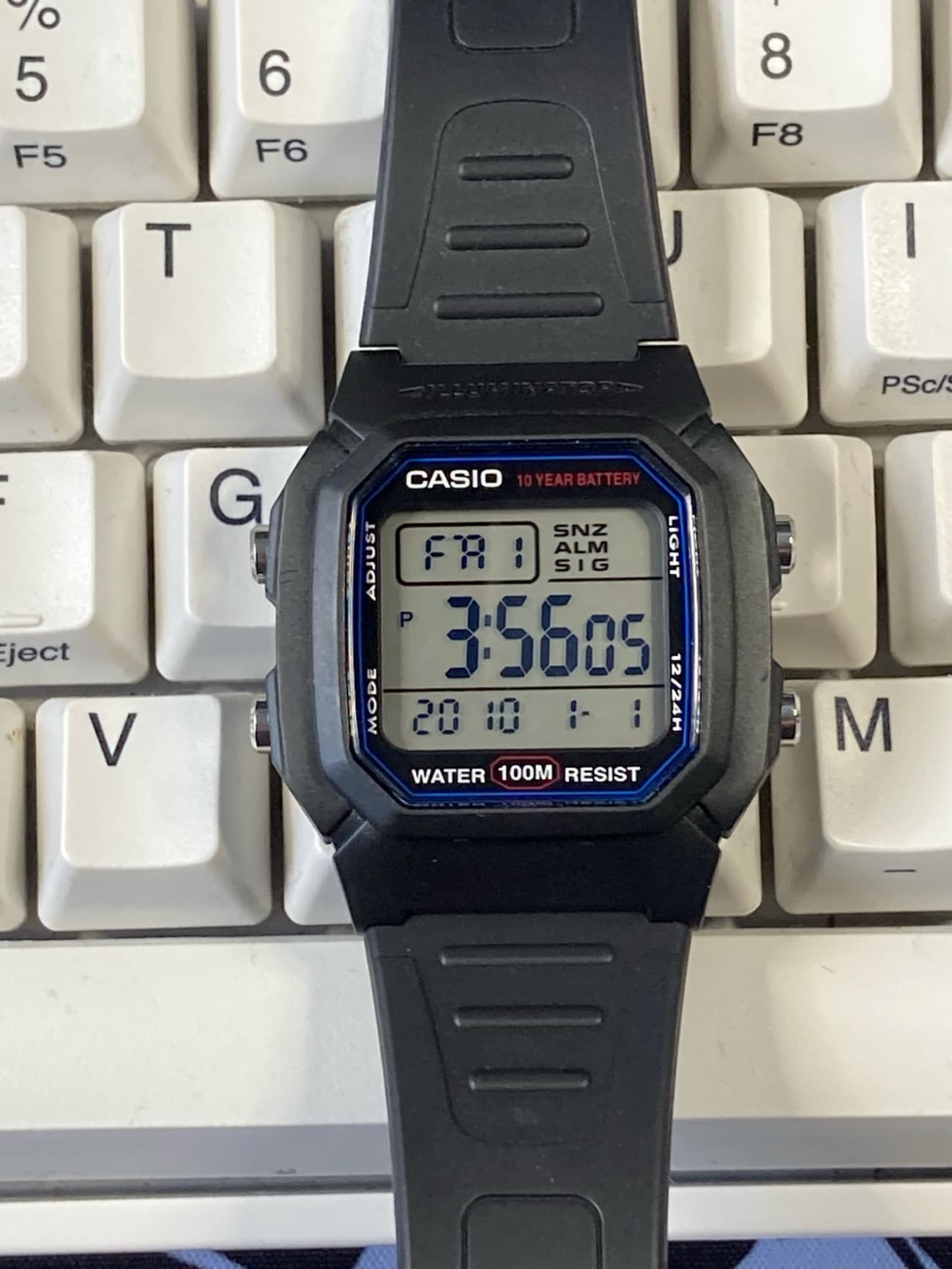 Casio W-800H: Reloj Casio deportivo perfecto para viajar y con 100M de resistencia al agua - Características y diseño 