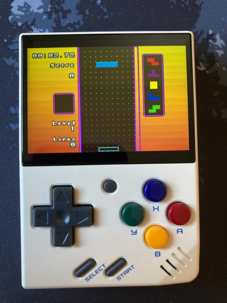 Videojuego retro en consola Miyoo mini: Apotris