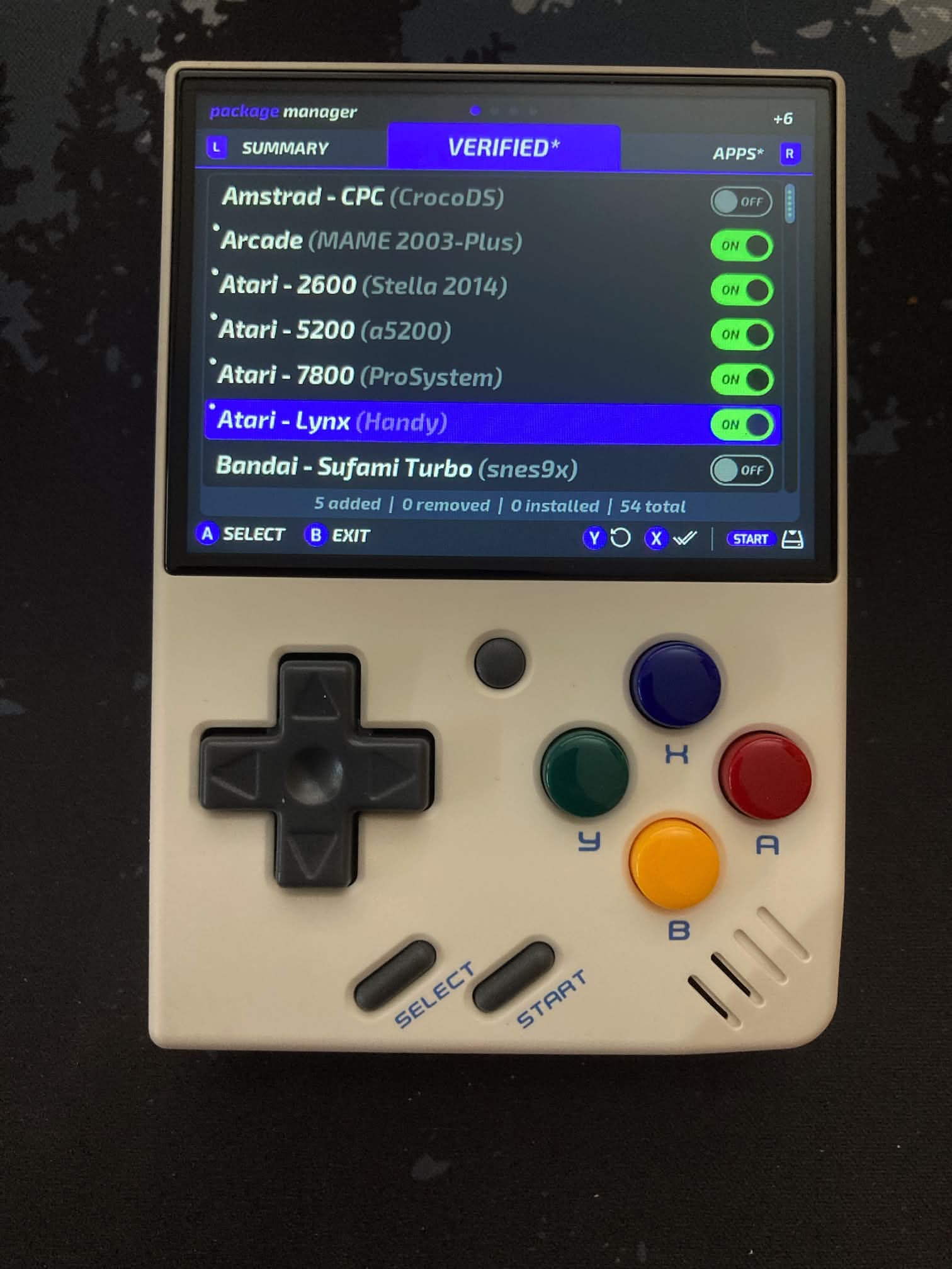 Instalamos Onion OS en la consola Miyoo Mini: Cuando llegues a Package Manager es importante que selecciones los emuladores que van a usar tus ROMs