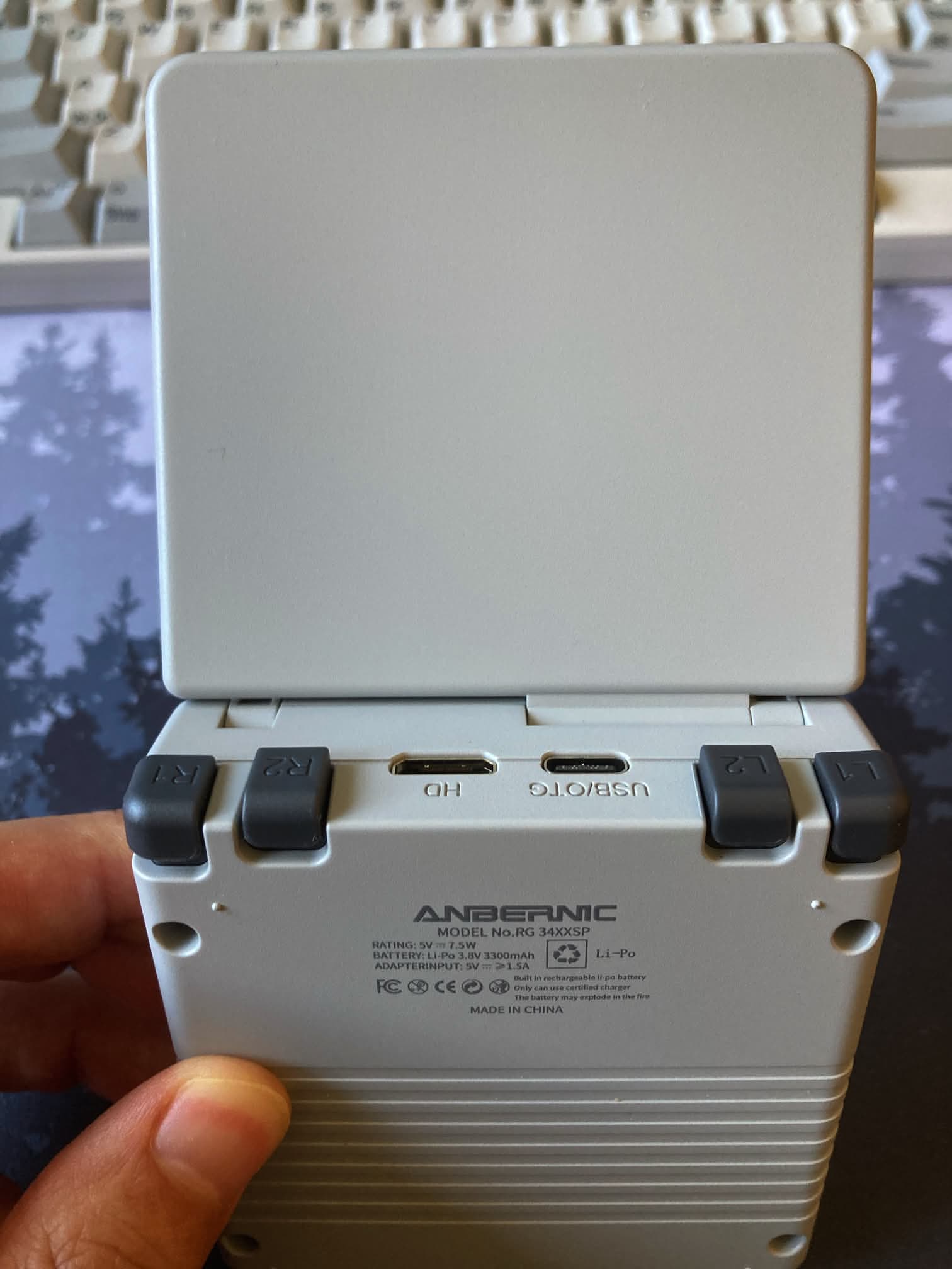 ANBERNIC RG 34XXSP: parte trasera