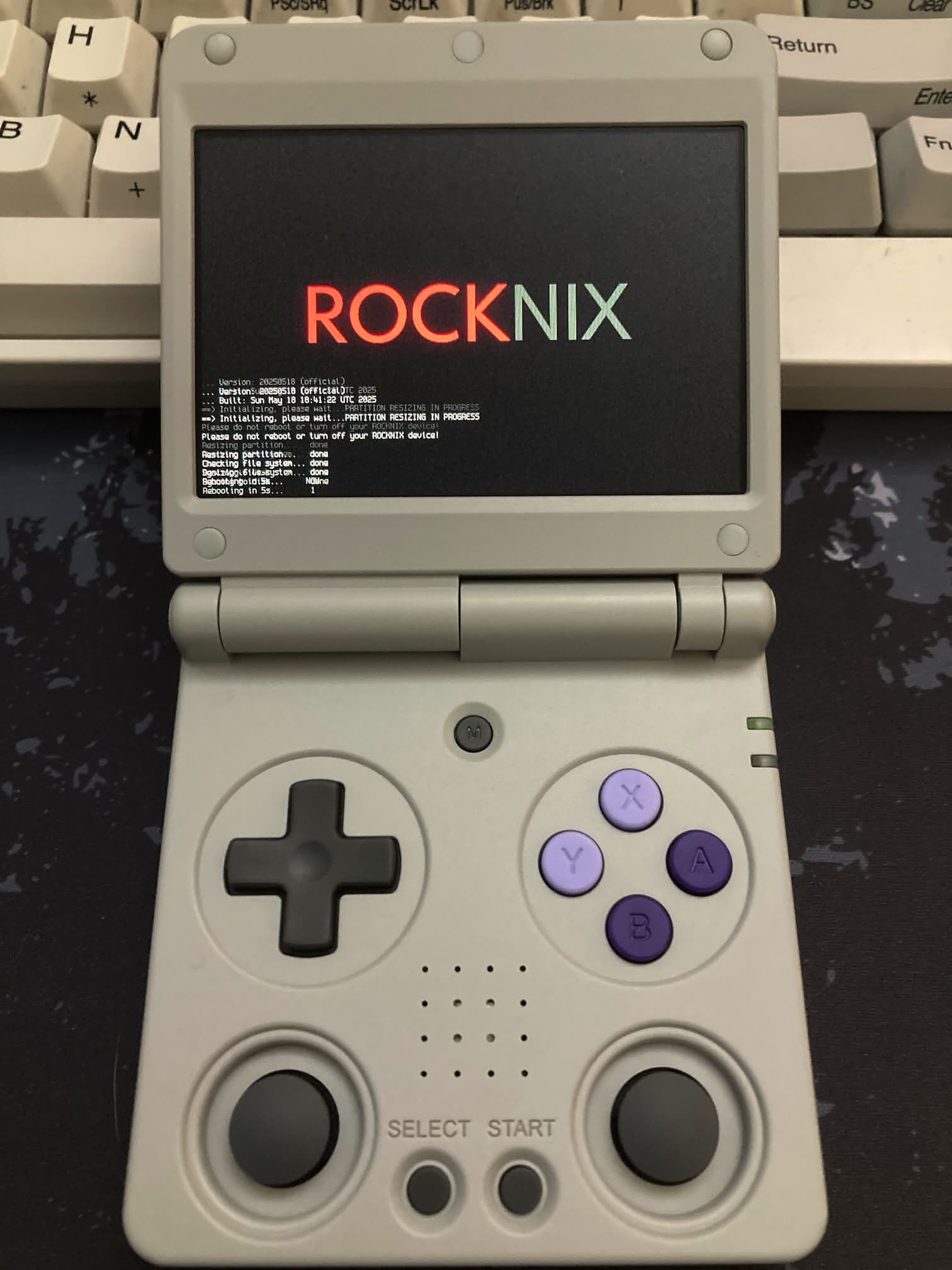 Consola retrogaming ANBERNIC RG 34XXSP con SO Rocknix