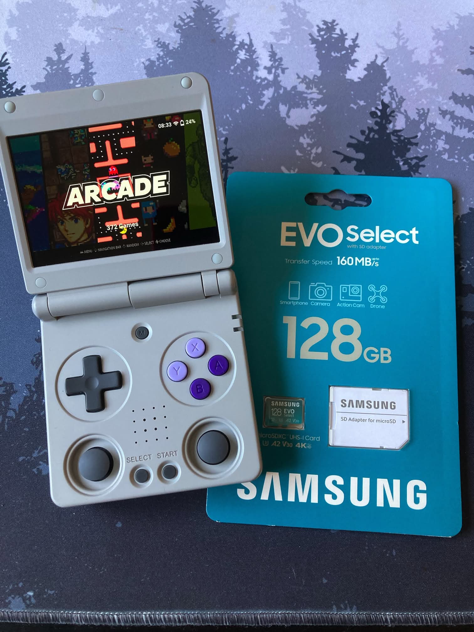 Consola retrogaming ANBERNIC RG 34XXSP con tarjeta microSD de Samsung recomendada.