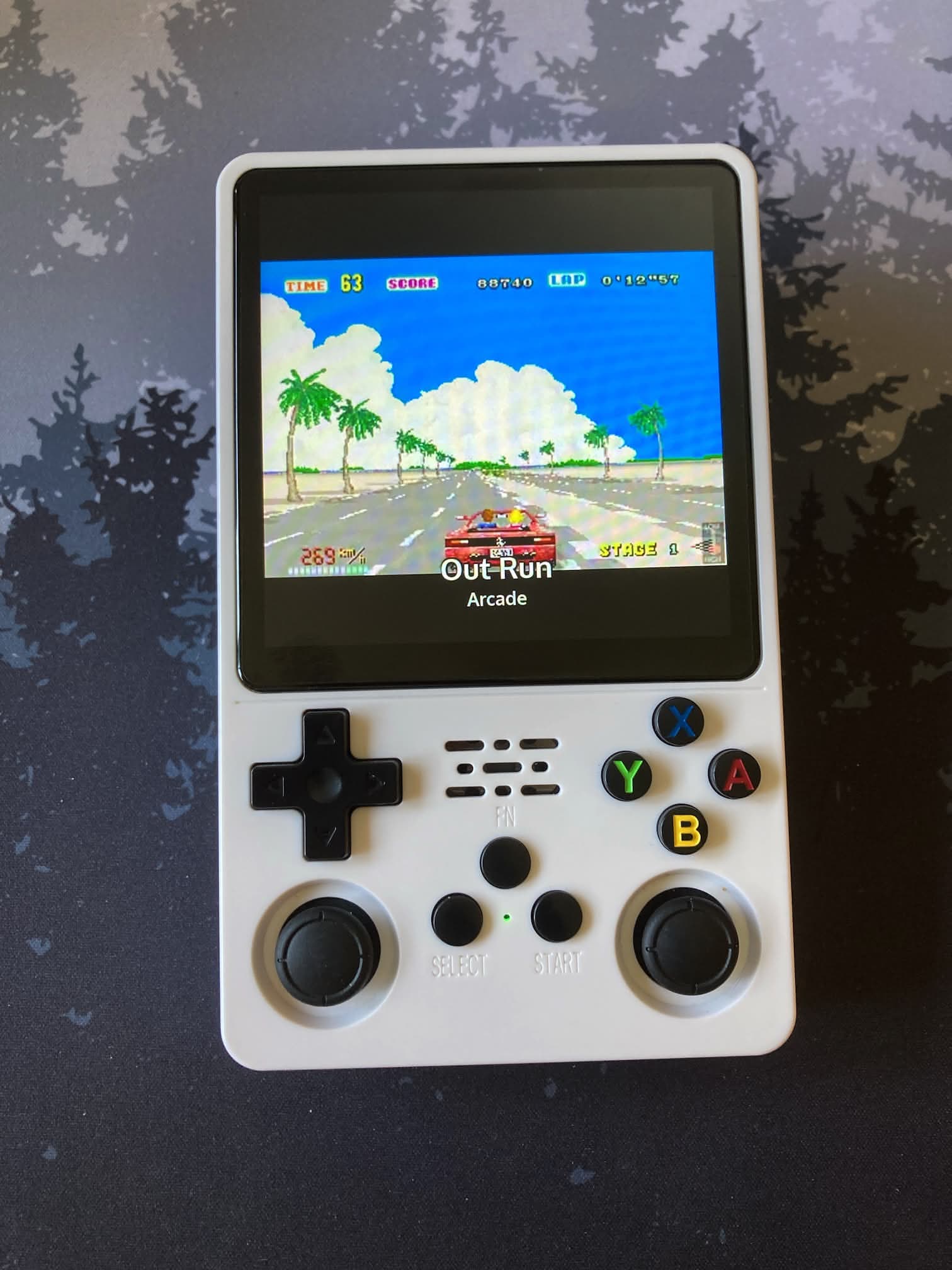 ArkOS en la R36Plus: juegos que podemos emular. Out run