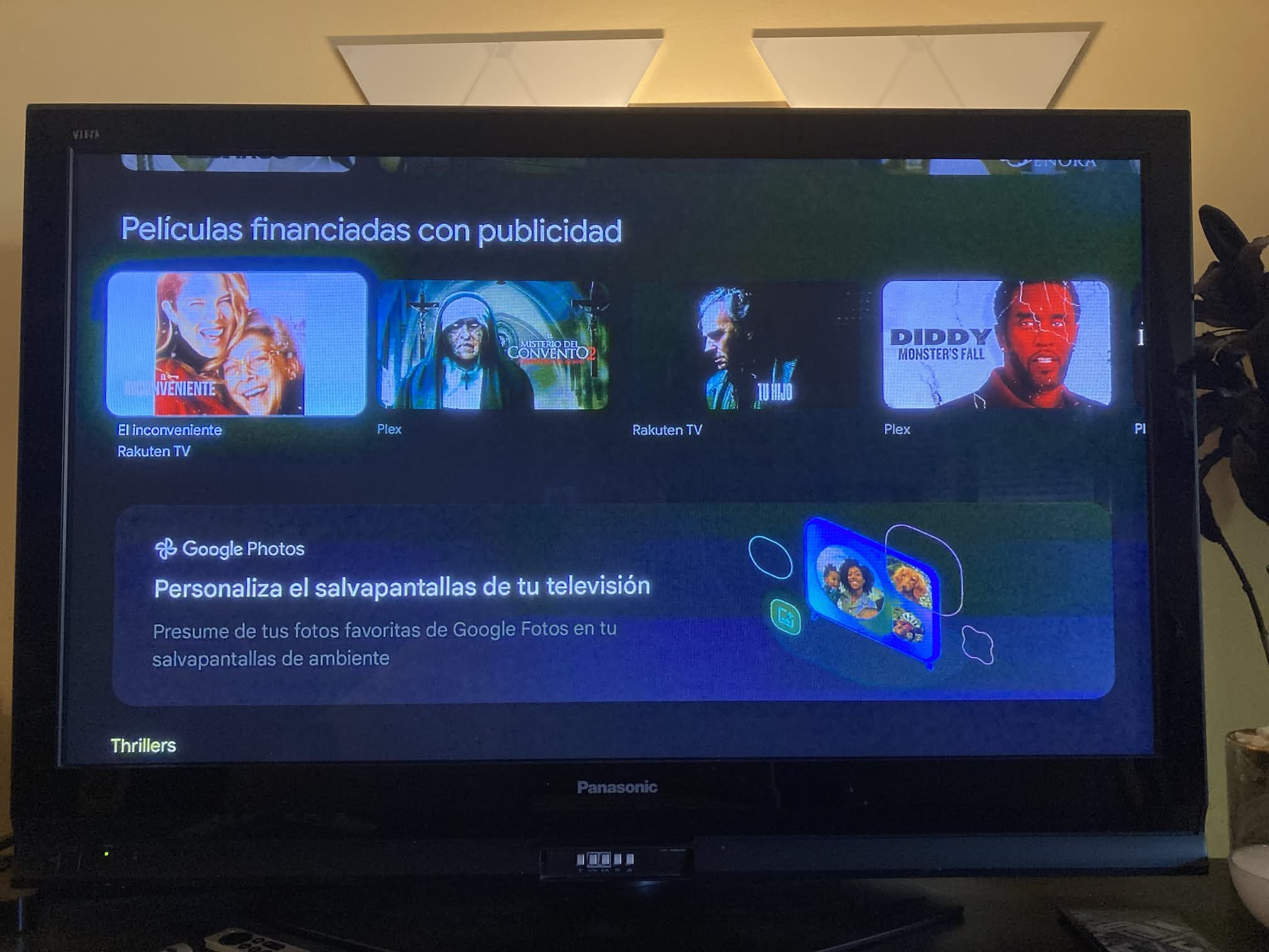 Interfaz de Google TV en una Xiaomi TV box S: películas con publicidad