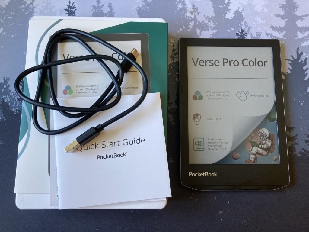 PocketBook Verse Pro Color con su caja y accesorios