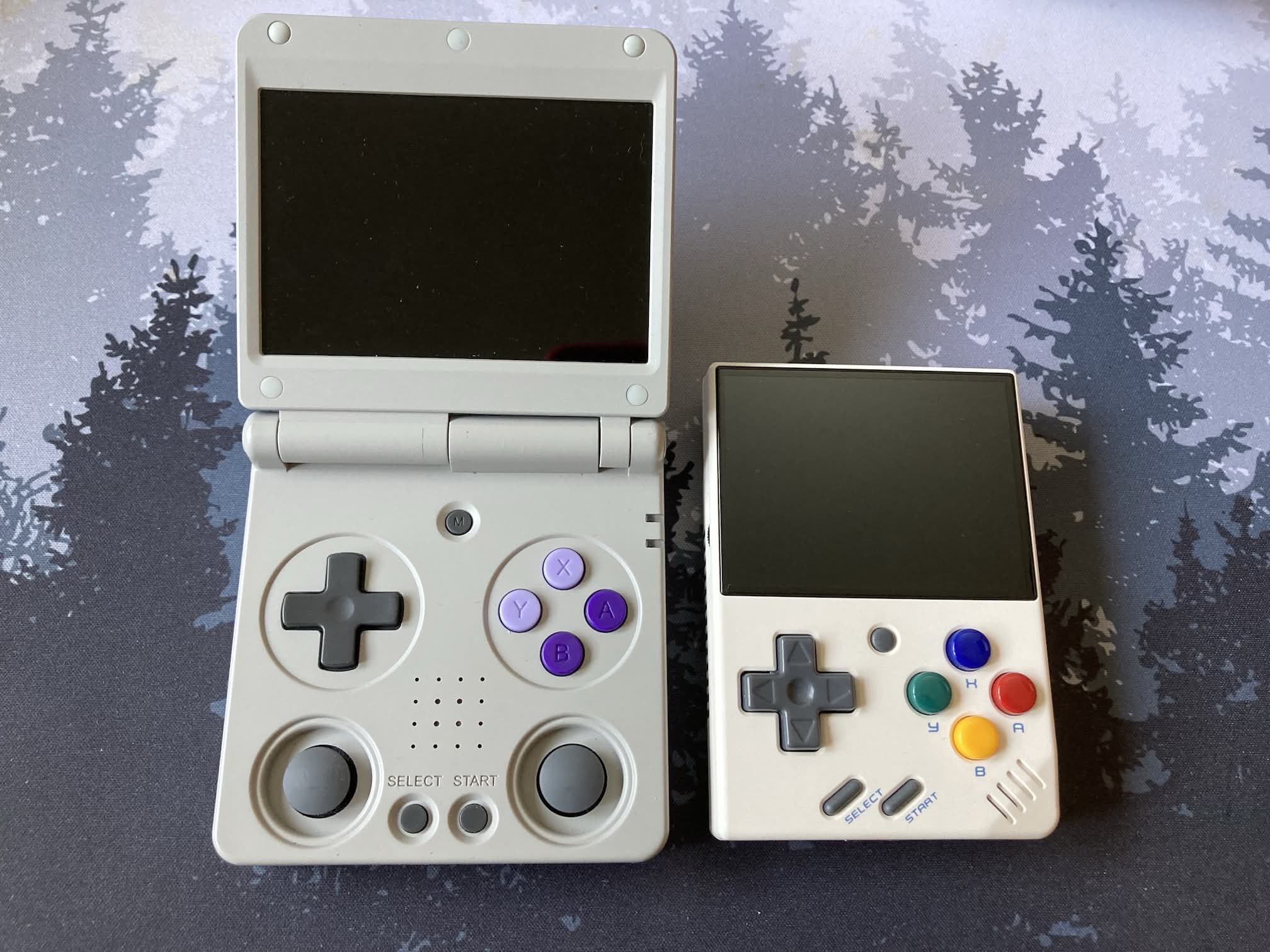 Anbernic RG34XXSP y Miyoo Mini consolas retrogaming fabricadas en china