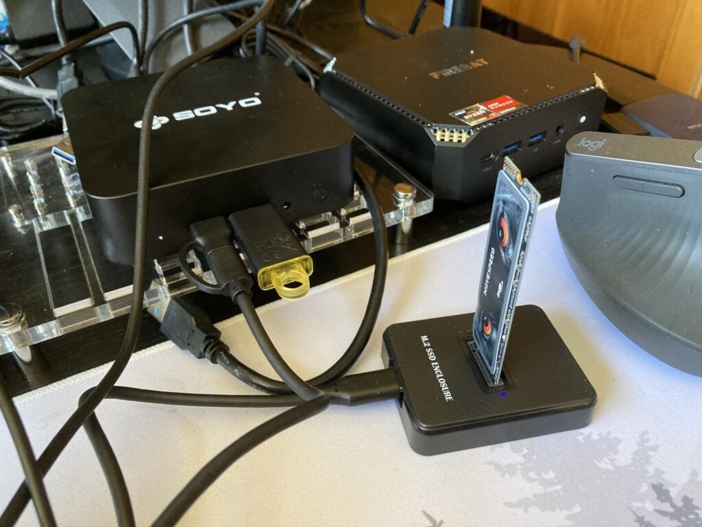 Duplicador NVMe/SATA M.2 lo hemos conectado a un Mini PC Intel N150 de la marca SOYO