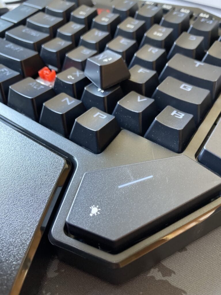 Redragon K585 DITI Pro: perfil teclas macro y normales. 