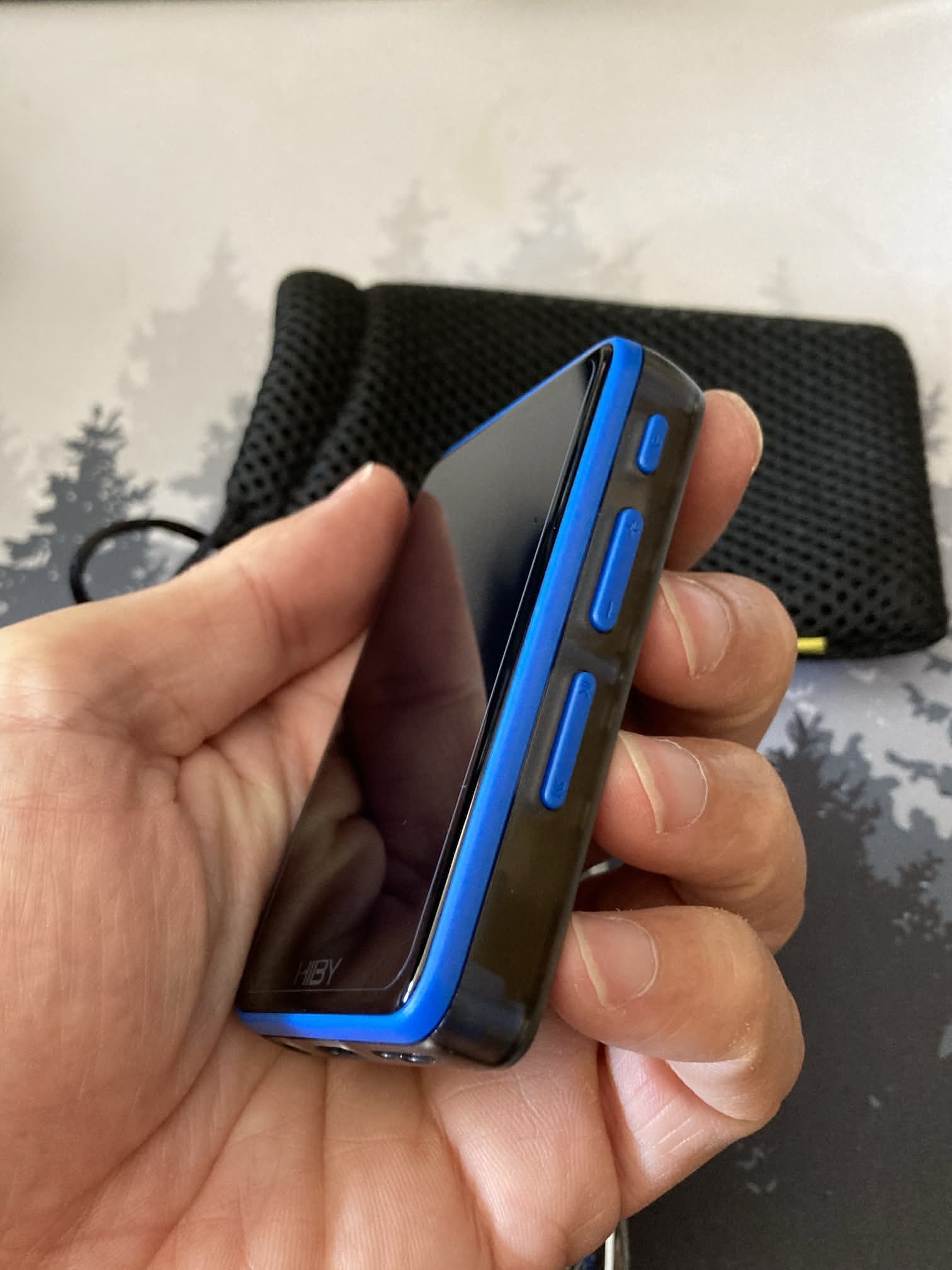 LAteral con botones del Hiby R1